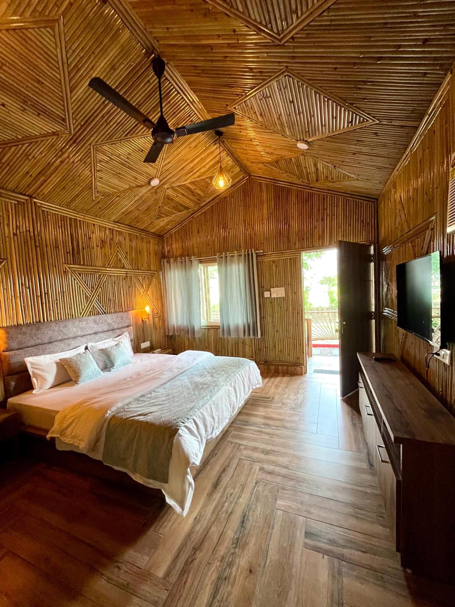 Bamboo Garden Cottages And Cafe Ришикеш Экстерьер фото