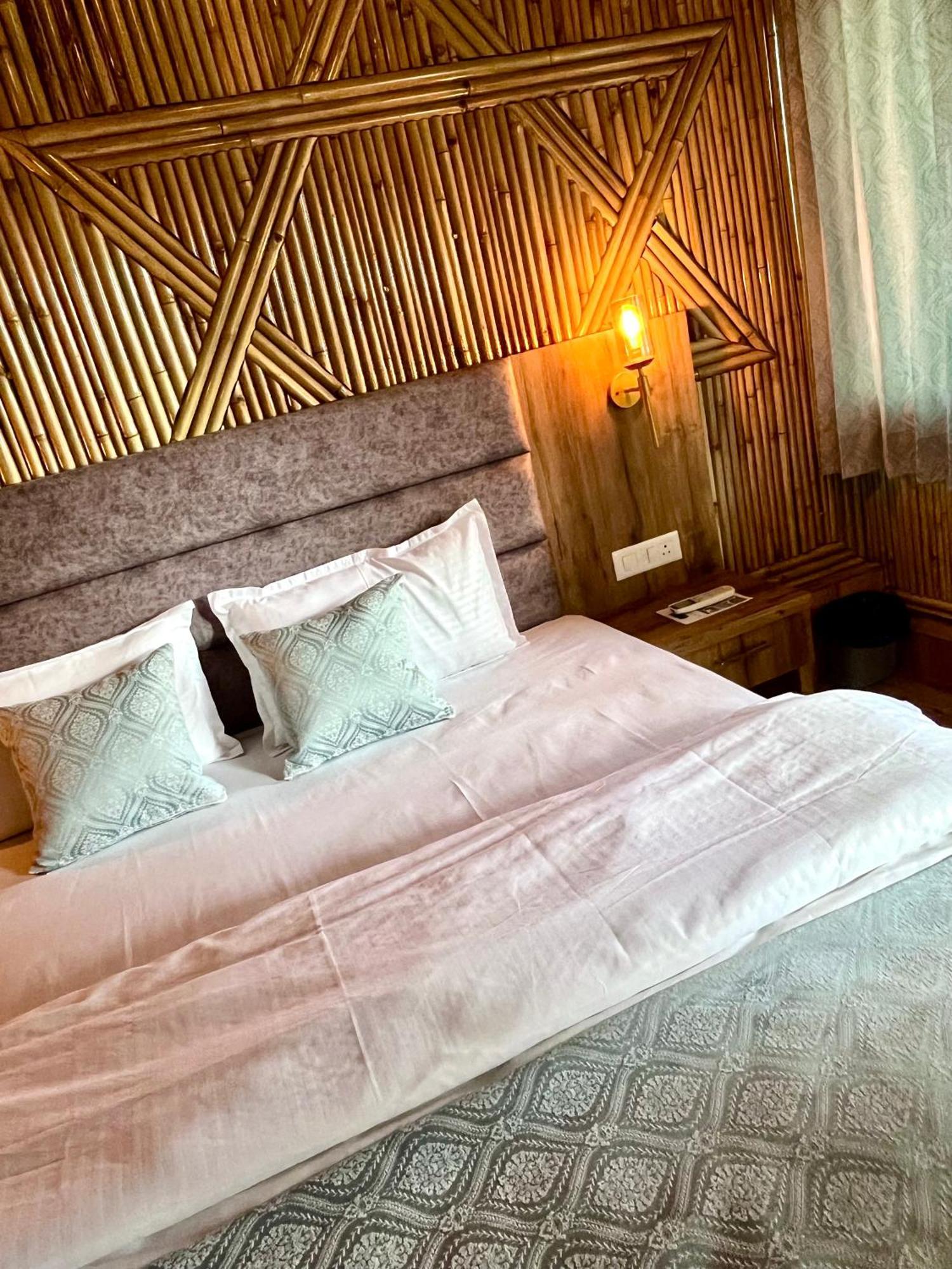 Bamboo Garden Cottages And Cafe Ришикеш Экстерьер фото